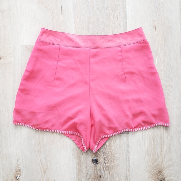 Mmm Shorts - Picture 2 of 7